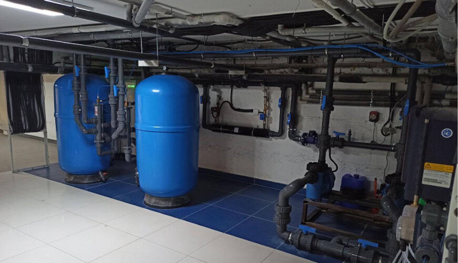 Система обеззараживания бассейна общественного назначения для плавания в фитнес-центре