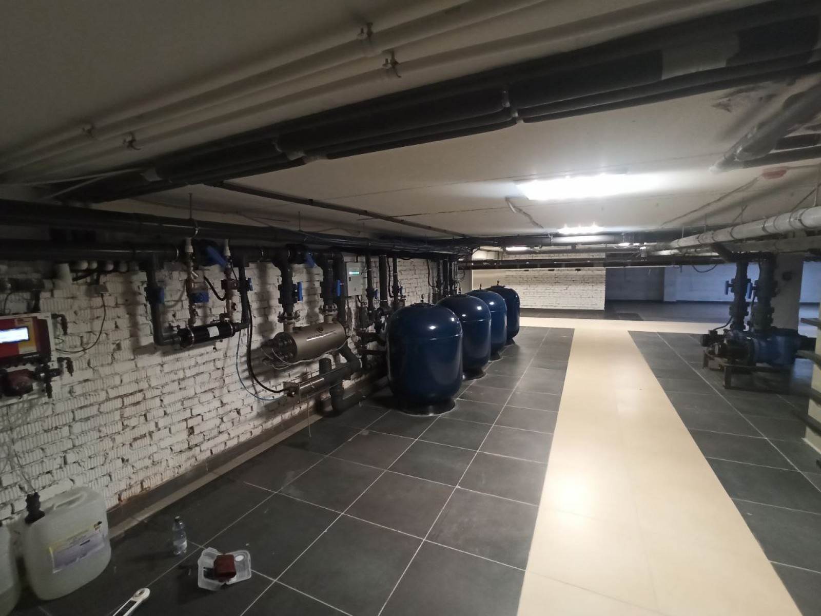 Система фильтрации детского бассейна в фитнес-центре