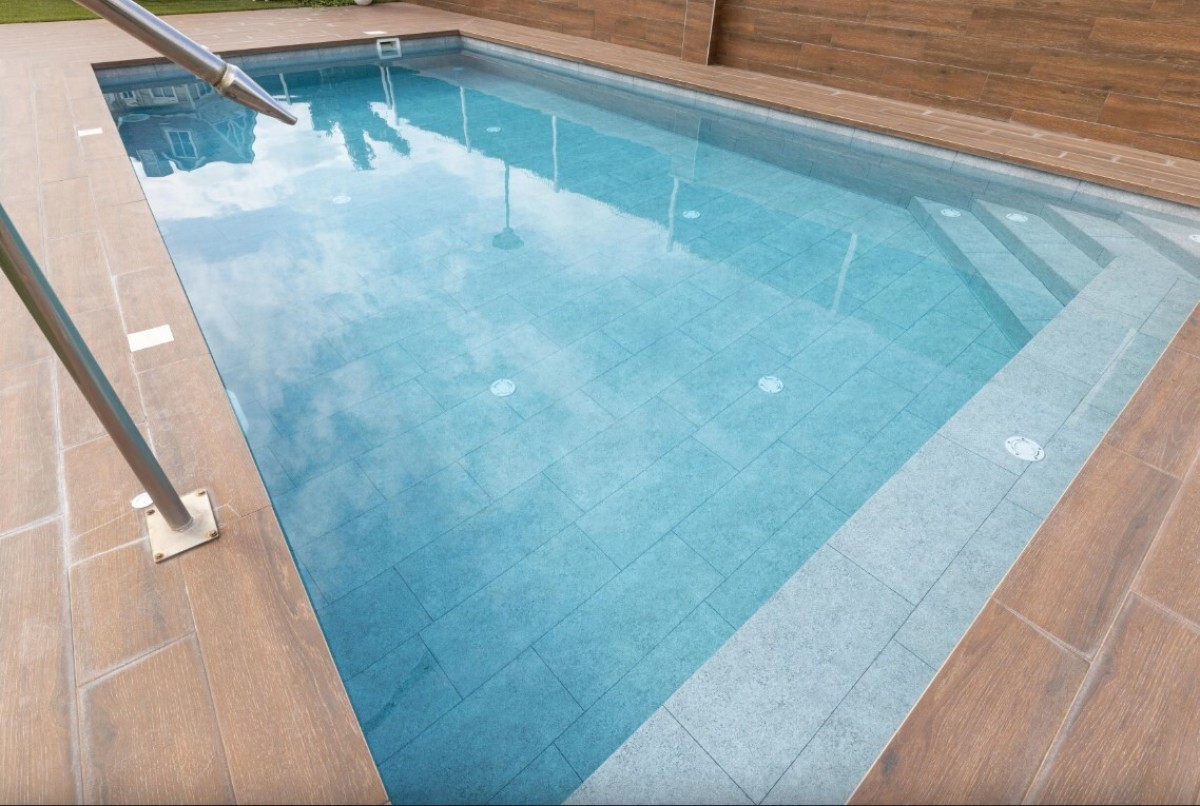 Пленка для бассейна ПВХ ALKORPLAN -Tile Quartz grey (серый кварц) текстурная (1,65х21,00м)