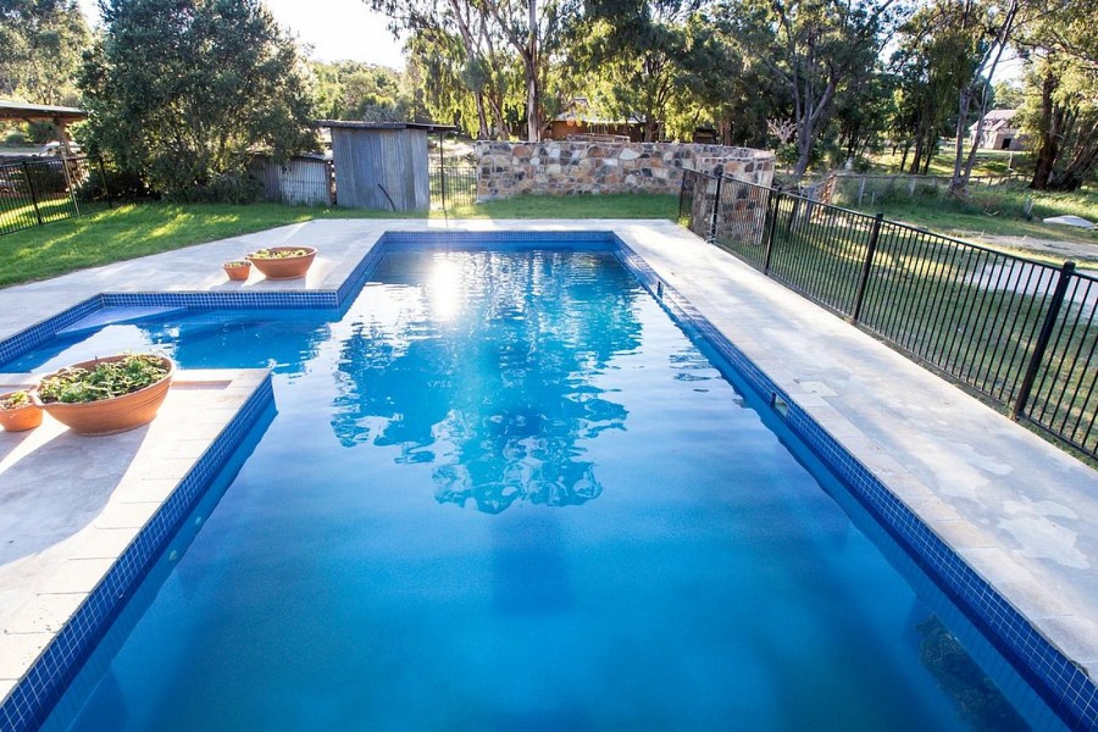 Почему панельные бассейны с покрытием Magnelis такие долговечные?