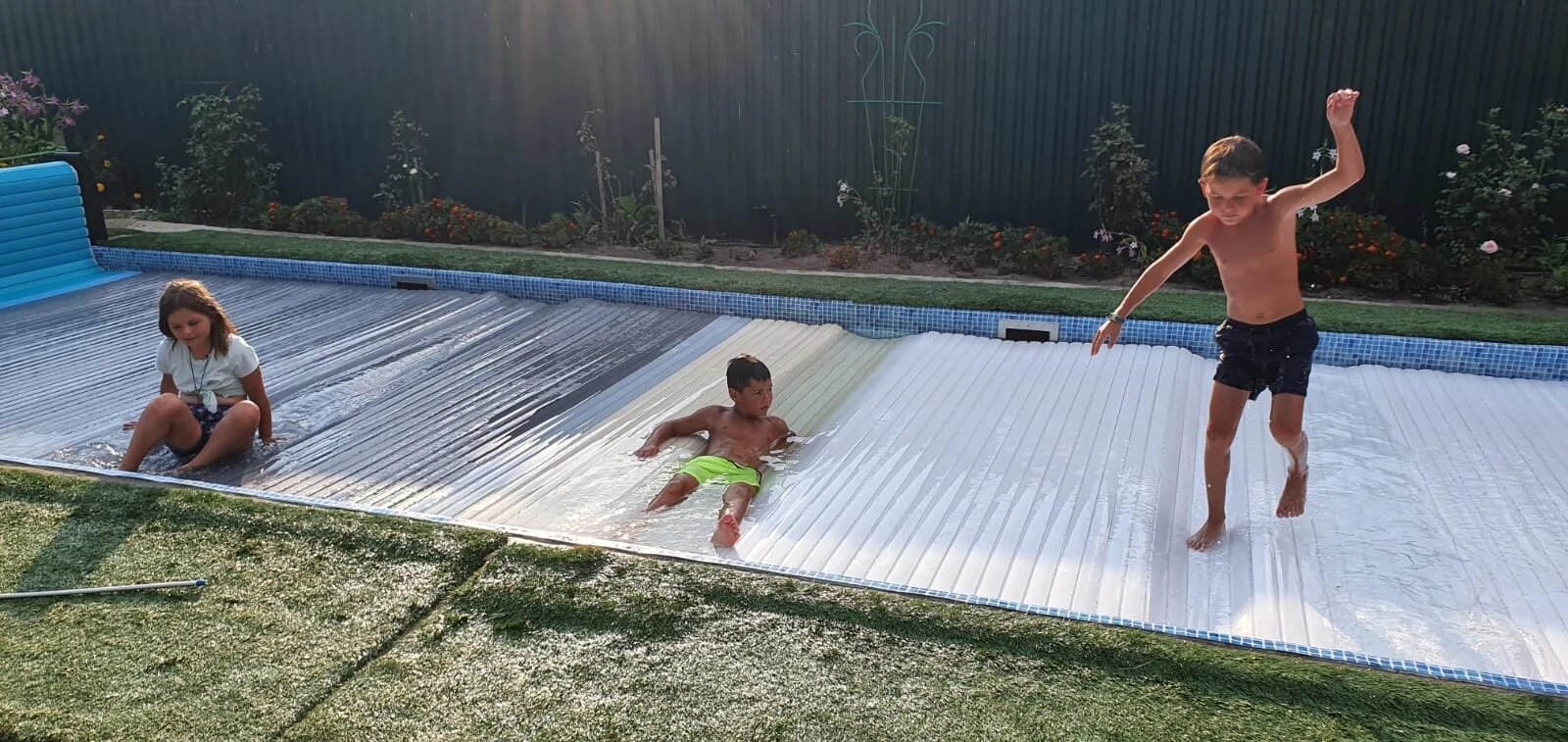 Автоматические жалюзи для бассейнов