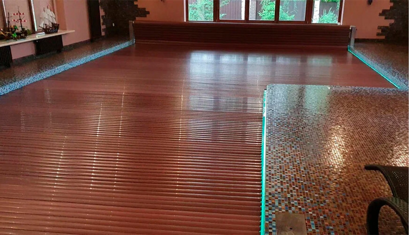 Автоматические жалюзи для бассейнов