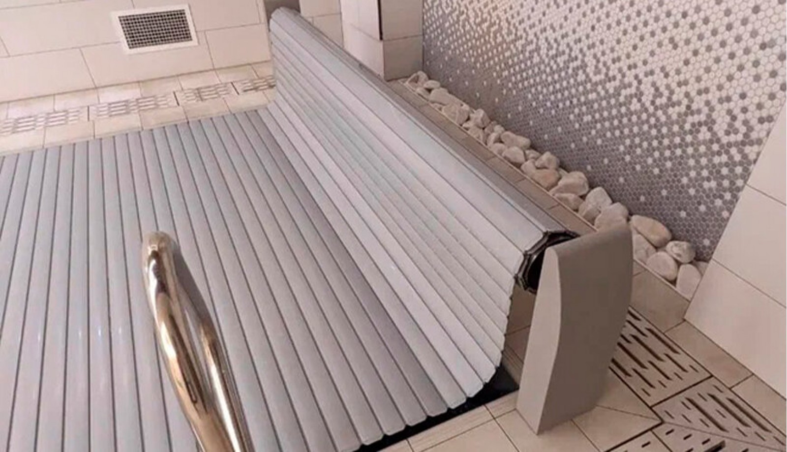 Автоматические жалюзи для бассейнов