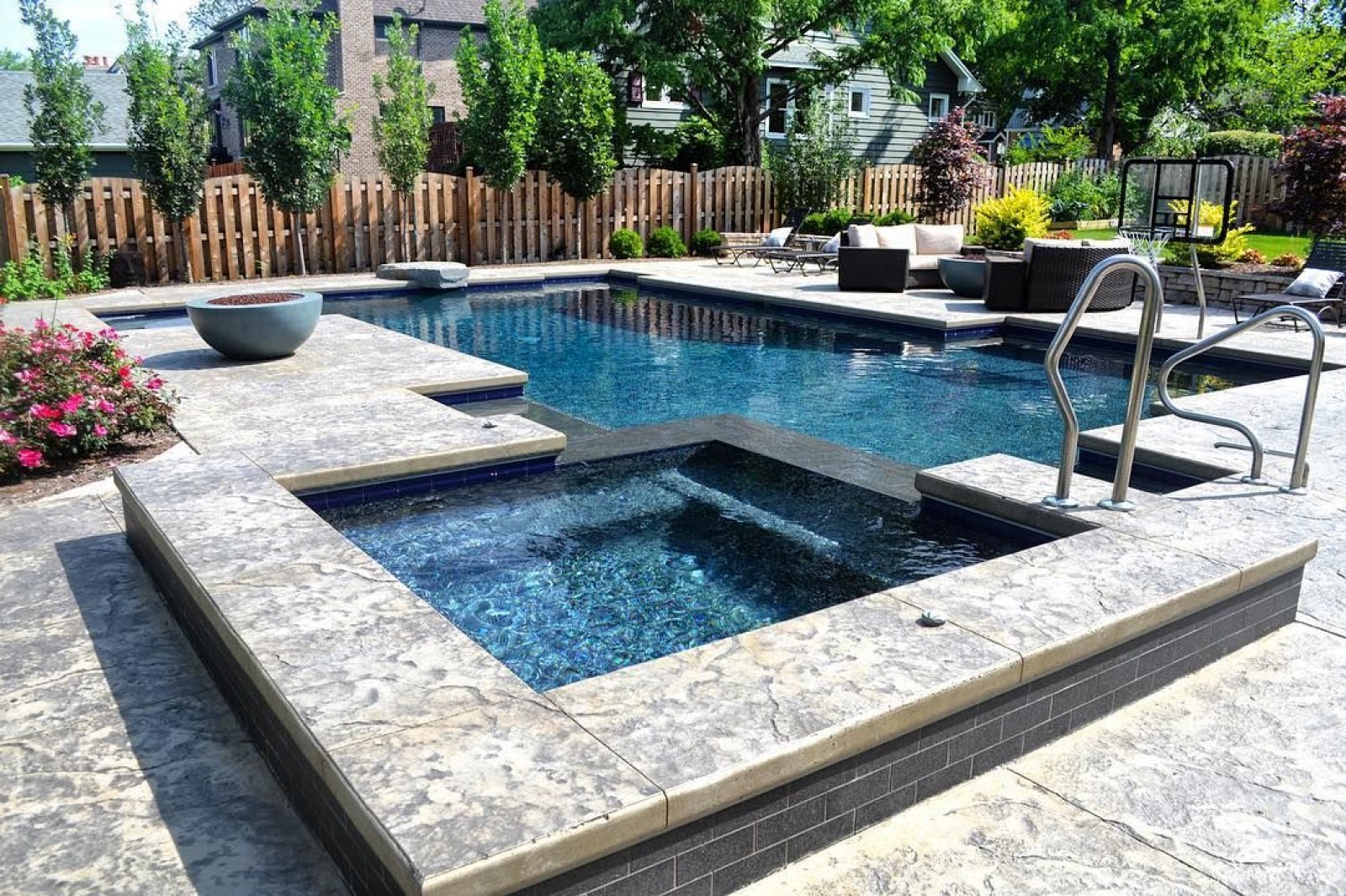 Строительство частных бассейнов