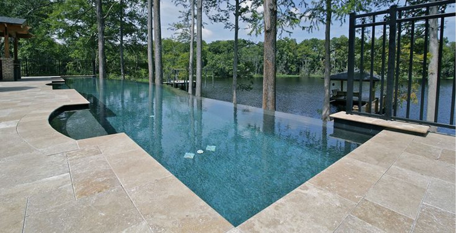 Как работает «бесконечный» край?