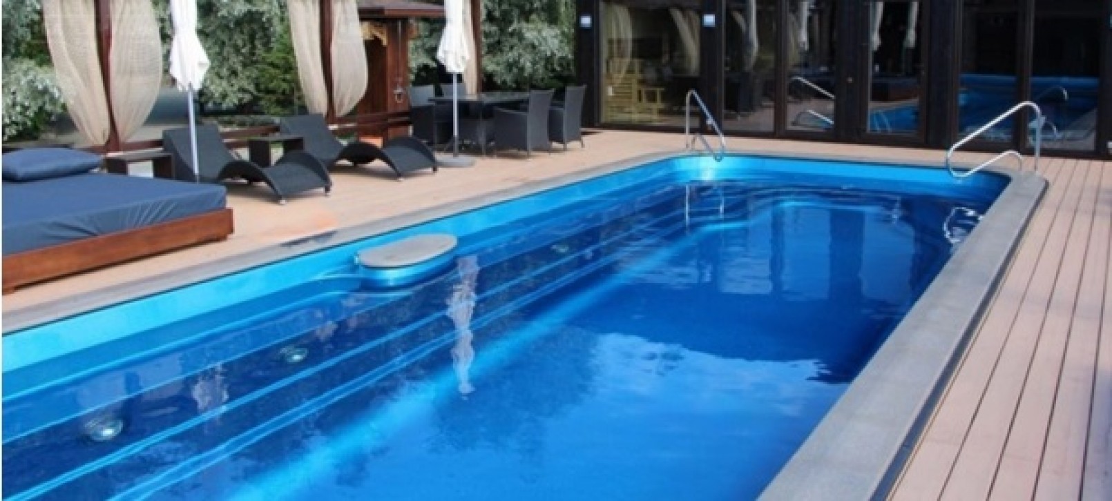 Строительство композитных бассейнов