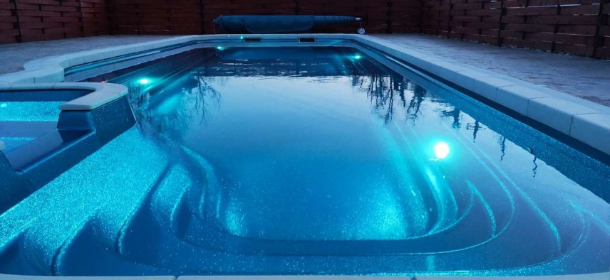 Строительство композитных бассейнов