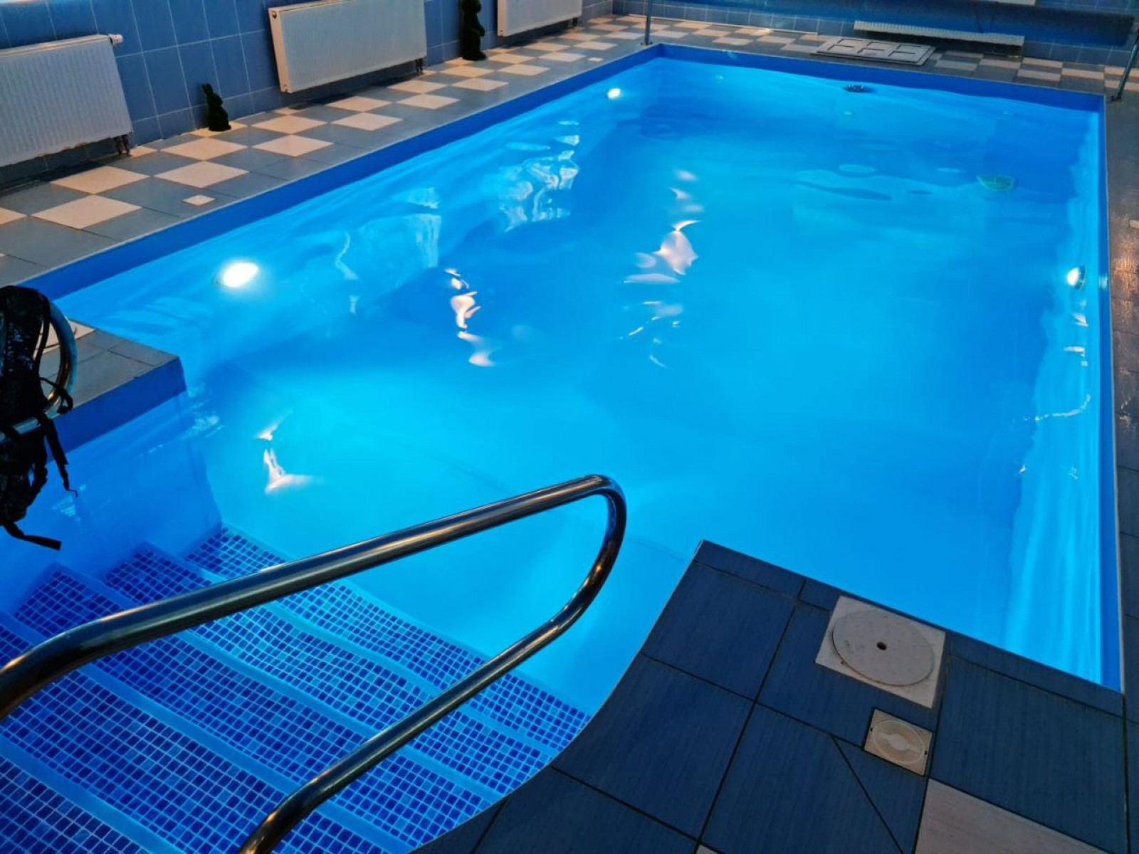 Отделка бассейнов пленкой ПВХ