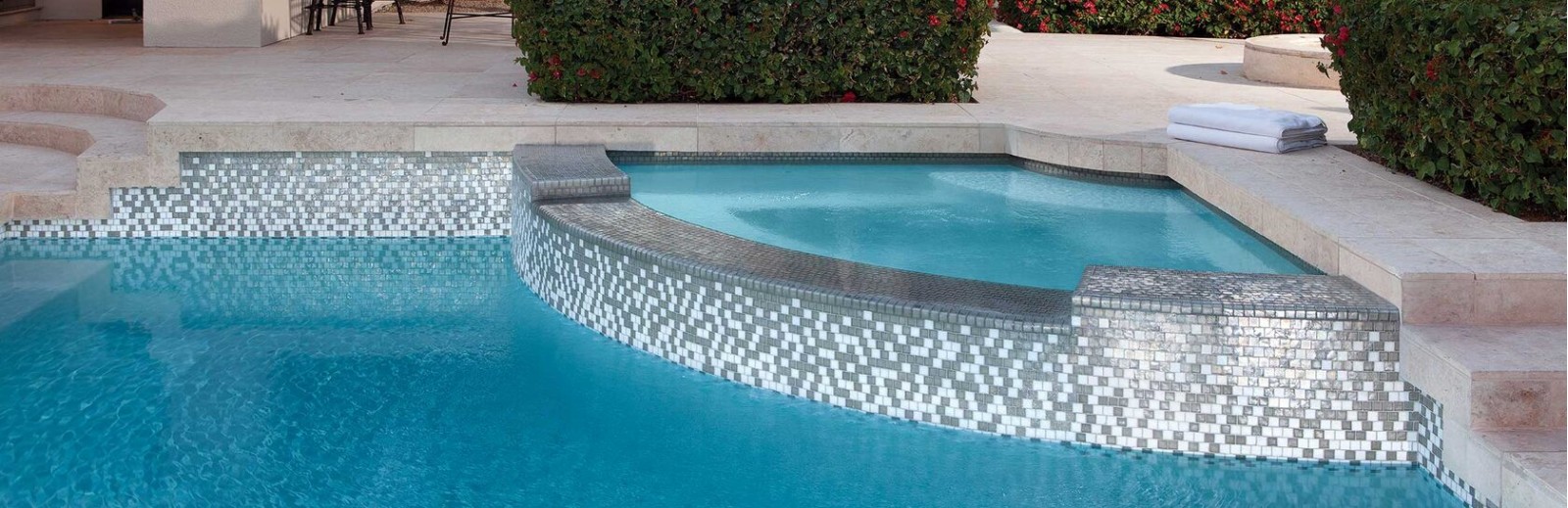 Преимущества отделки бассейнов мозаикой