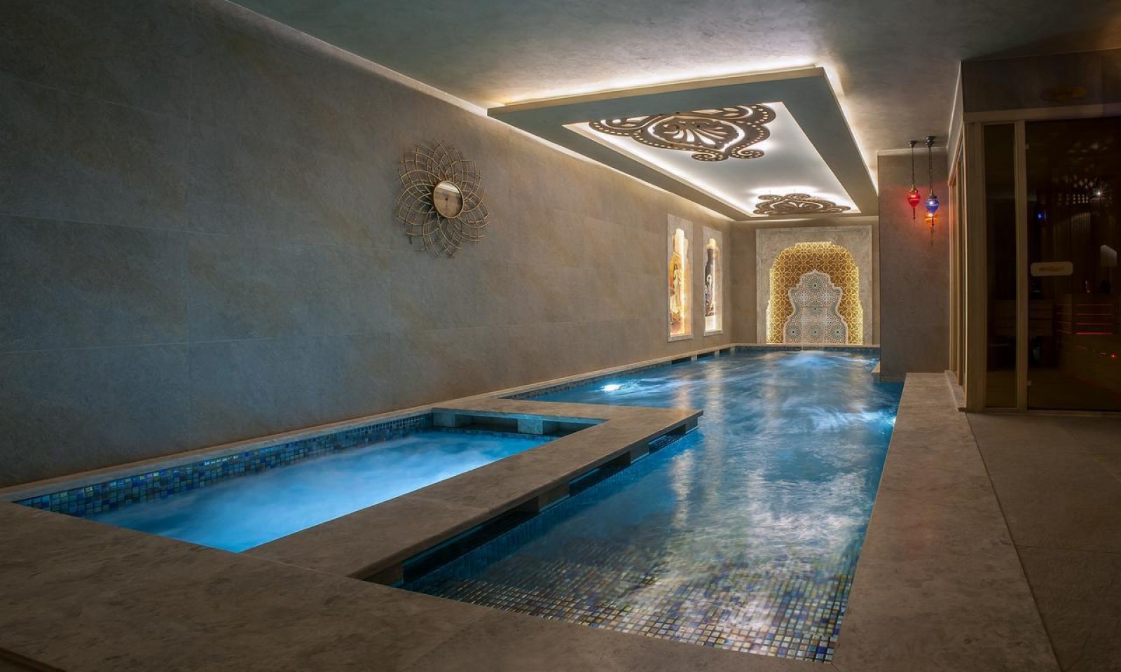 Преимущества отделки бассейнов мозаикой